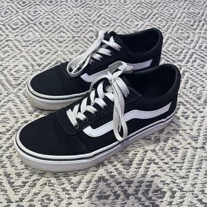 ⚡️Black vans size 7 like new